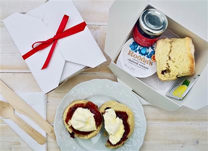 Picture of Individual English Cream Tea Treats Hamper for 20