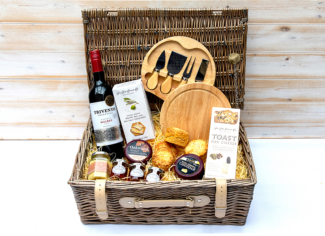 Picture of Cheese and Wine Deluxe hamper 