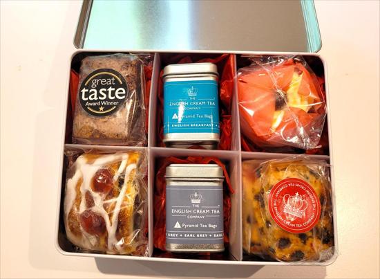 Picture of Tea and Cakes Gift Tin